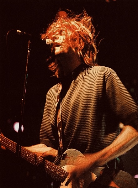 Vibrare oltre le maschere del&nbsp;mondo